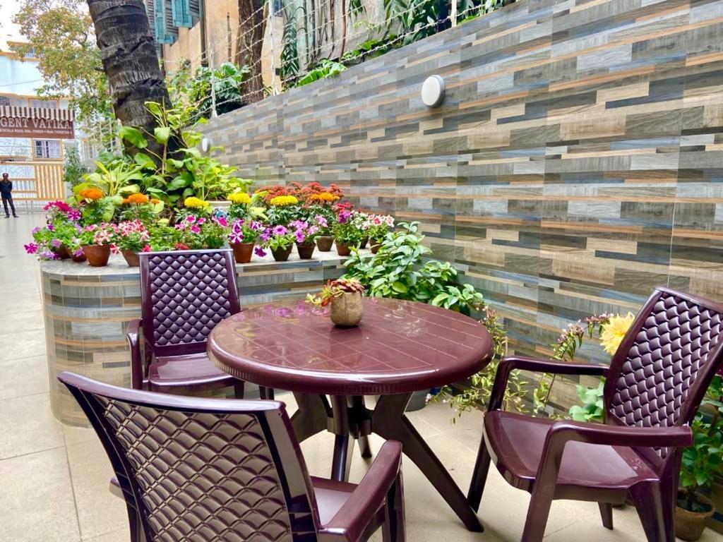 Hotel Regent Vatika Calcutta  Esterno foto